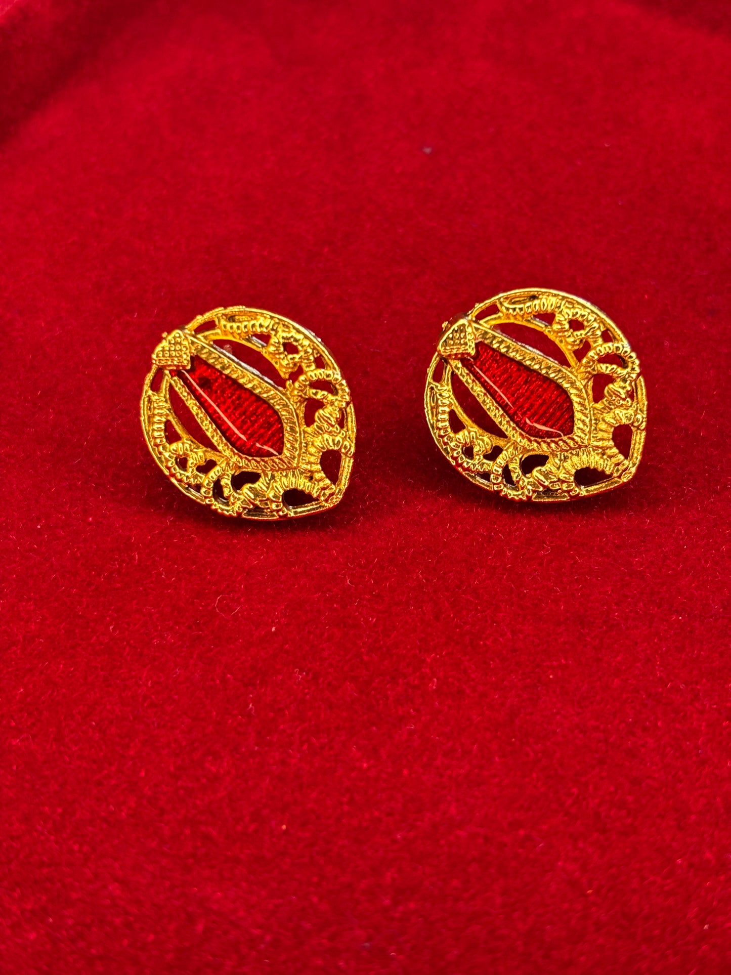Traditional Antique Pendant Set