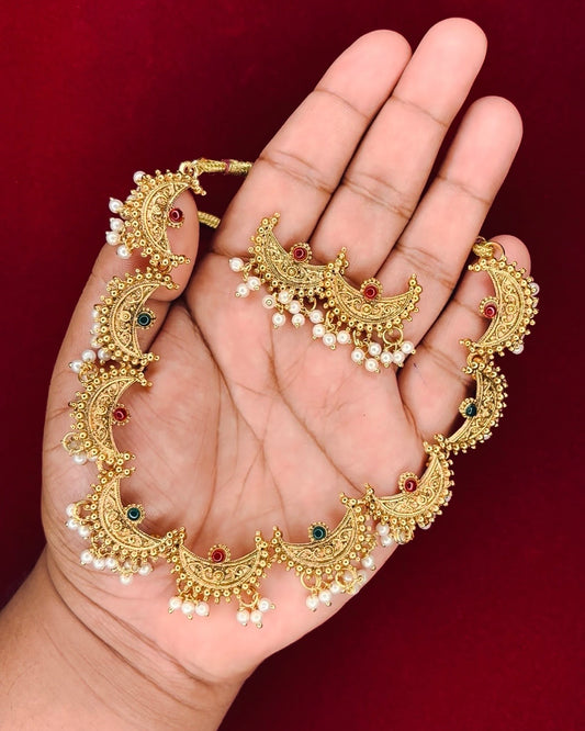 Chandbali necklace, half moon