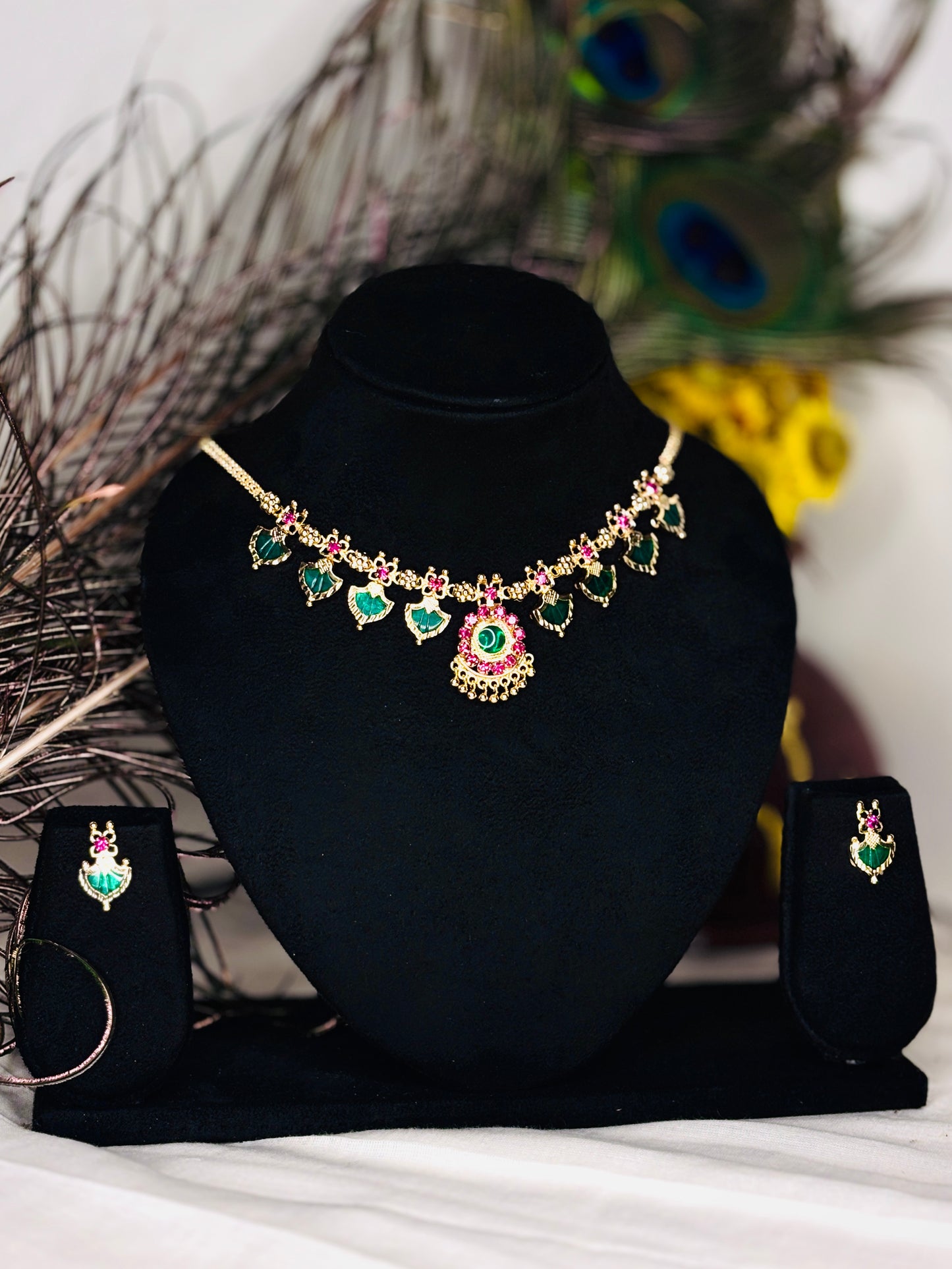 Palakka Maala (Rold Gold)with Earrings 8 stone